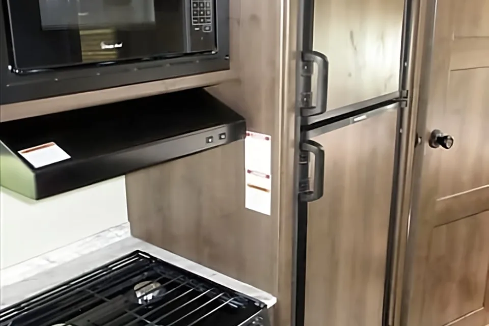 OFF THE GRID COACHMAN FREELANDER 21RS 