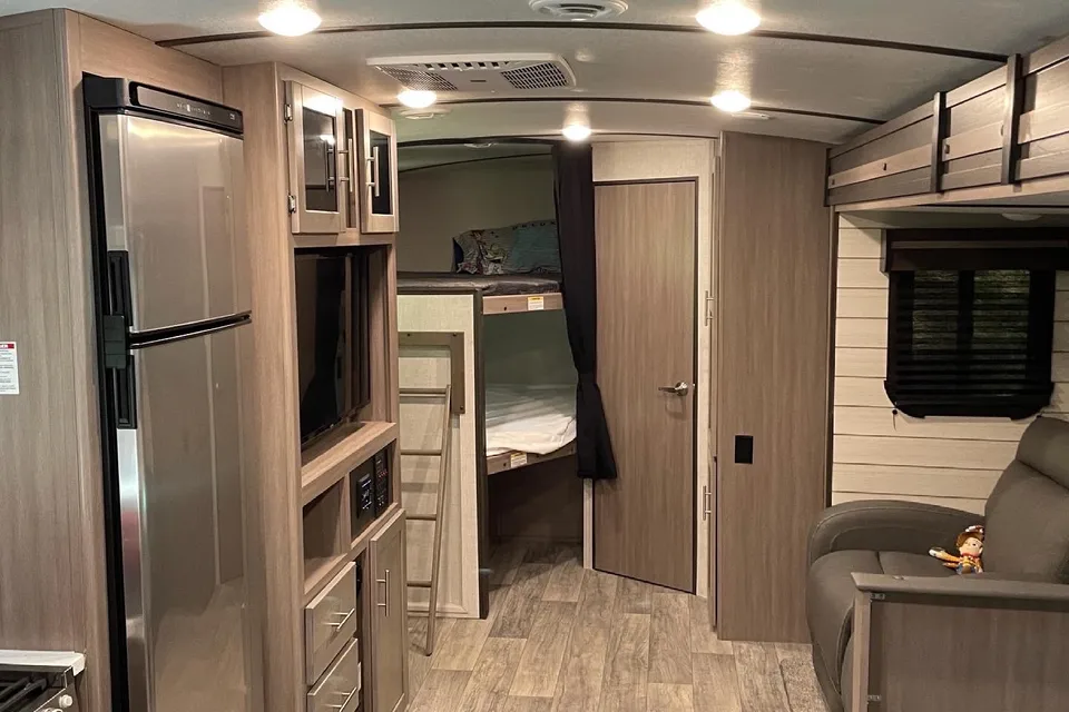 “The Beaumont”Crossroads Sunset Trail Travel Trailer