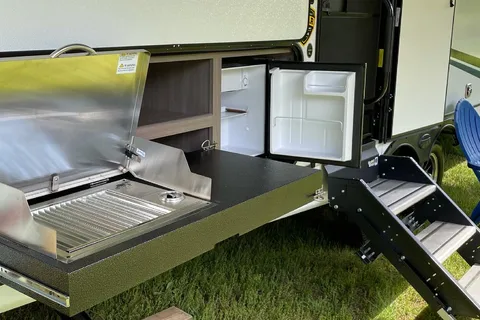 “The Beaumont”Crossroads Sunset Trail Travel Trailer