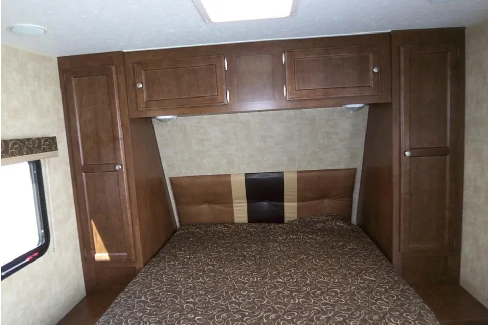 Great Condition - 23' Travel Trailer (No Smoking)