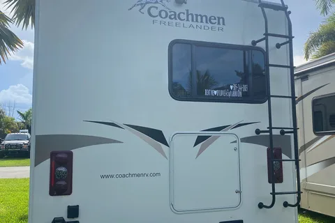  Coachmen 21QB Class C