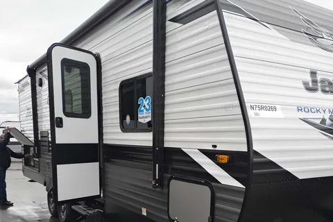 TK RV Rental - 2022 Jayco Travel Trailer