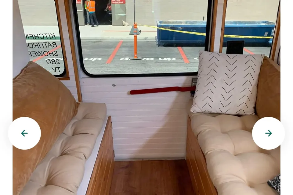 Converted School Bus SKOOLIE fully solar powered SEATS 7!