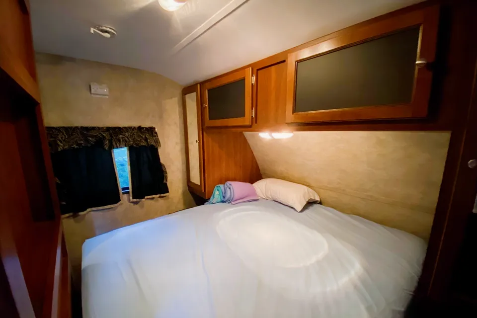 Keystone Bullet 28BHS Travel Trailer