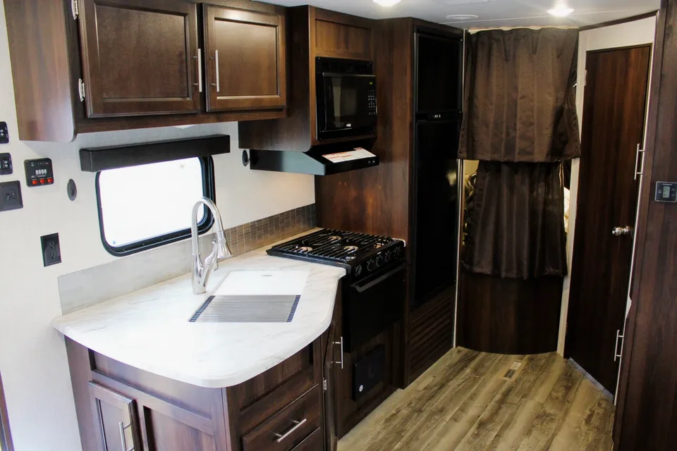 2019 Jayco Jay Flight SLX Rocky Mountain Edition 