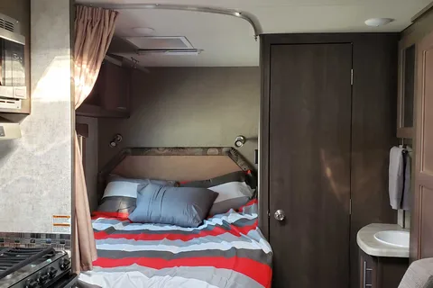 Twilight 2018 Motorhome 24'