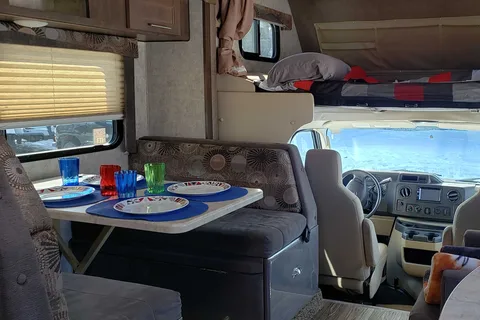 Twilight 2018 Motorhome 24'