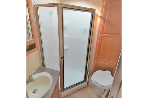 MARITIME CAMPER RENTALS:  2 Baths + Bunkroom (5th-Wheel)