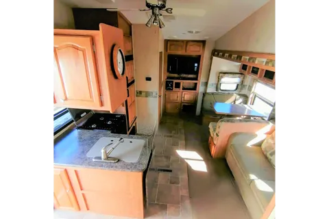 MARITIME CAMPER RENTALS:  2 Baths + Bunkroom (5th-Wheel)
