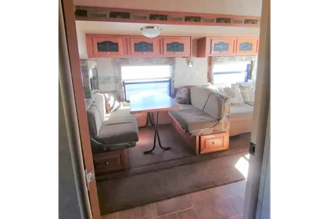 MARITIME CAMPER RENTALS:  2 Baths + Bunkroom (5th-Wheel)