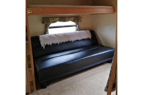 MARITIME CAMPER RENTALS:  2 Baths + Bunkroom (5th-Wheel)