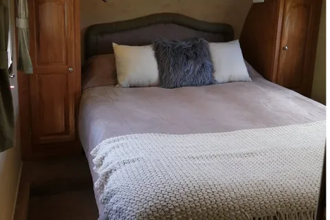 MARITIME CAMPER RENTALS:  2 Baths + Bunkroom (5th-Wheel)