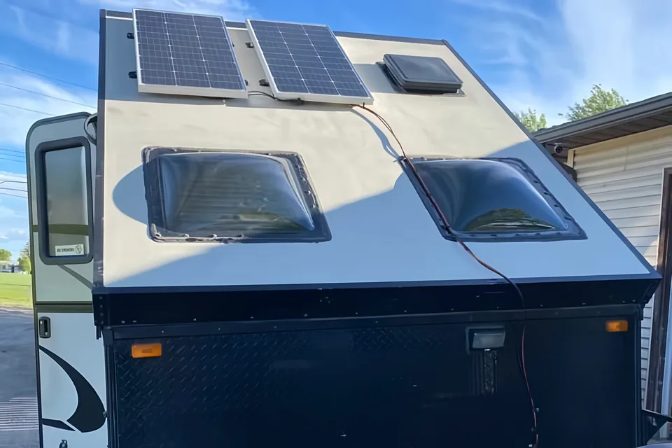 A FRAME POP-UP STARCRAFT COMET 1232MD TENT TRAILER