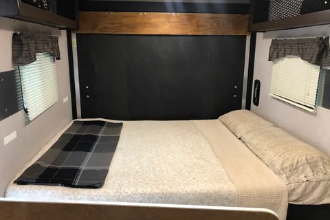 2020 Heartland Trail Runner Toy Hauler 