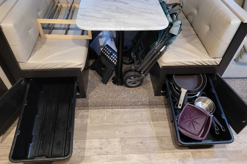 Sport trek 343VBH Travel Trailer