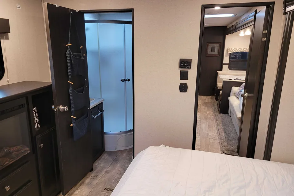 Sport trek 343VBH Travel Trailer