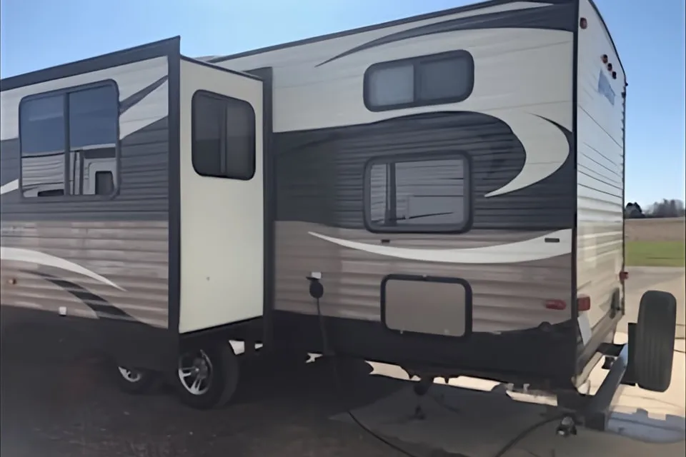 Prime Time Avenger 28 DBS Travel Trailer