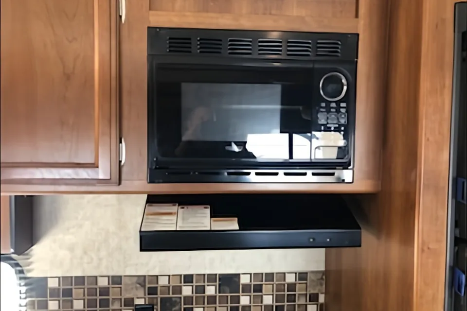 Prime Time Avenger 28 DBS Travel Trailer