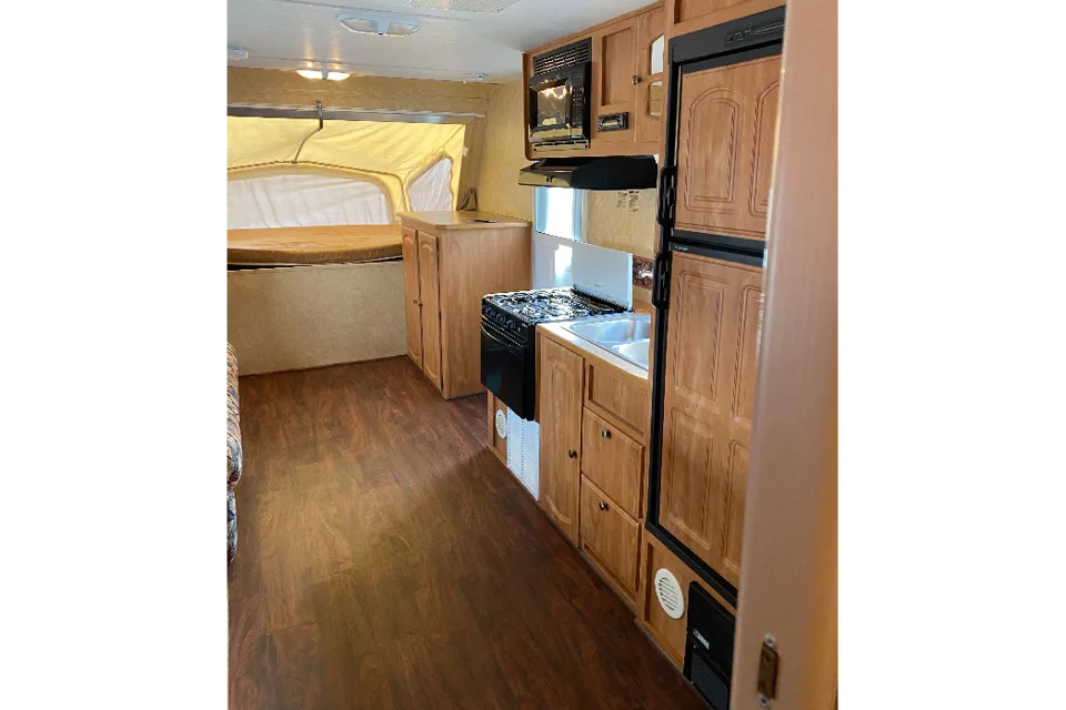 Very cozy trailer sleeping 7