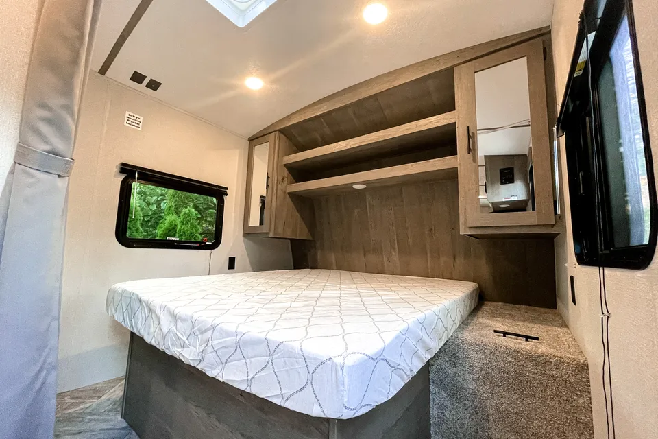 Alice's Springdale 2021 KEYSTONE SPRINGDALE 222RDWE Travel Trailer