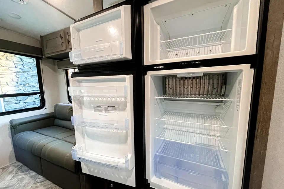 Alice's Springdale 2021 KEYSTONE SPRINGDALE 222RDWE Travel Trailer