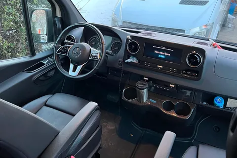 Mercedes Winnebago Revel  