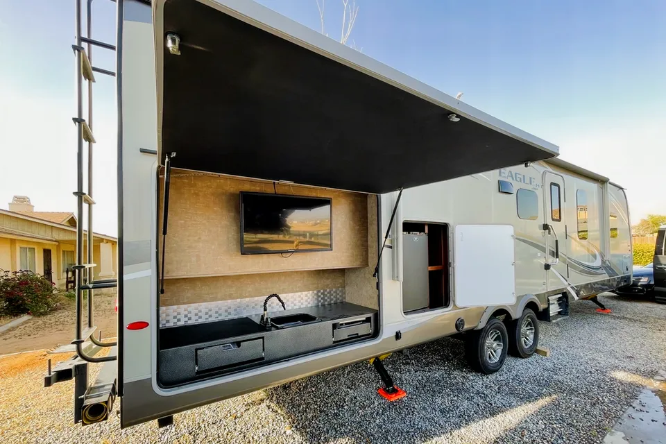 Fernando 's Jayco Eagle HT Travel Trailer 295DBOK