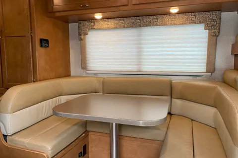 Adventure Vibes Winnebago Class C -200 miles included! Very nice