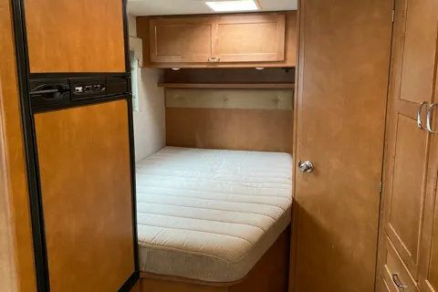 Adventure Vibes Winnebago Class C -200 miles included! Very nice