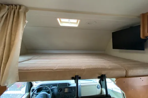 Adventure Vibes Winnebago Class C -200 miles included! Very nice