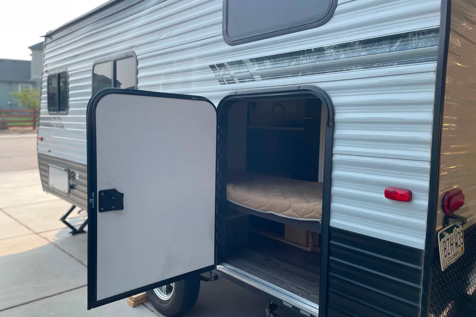 'Vivtoria' Viking 17BH Travel Trailer ACO661