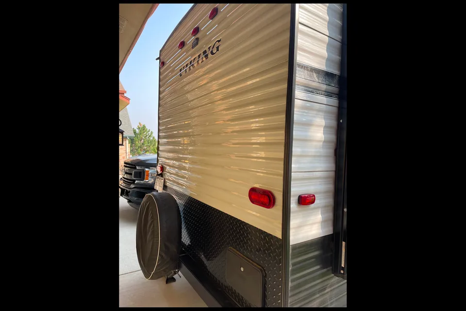 'Vivtoria' Viking 17BH Travel Trailer ACO661